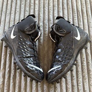Nike Force Savage Shark 2 Mens US 8.5 Football Cleats Black w/white Nike Logo.